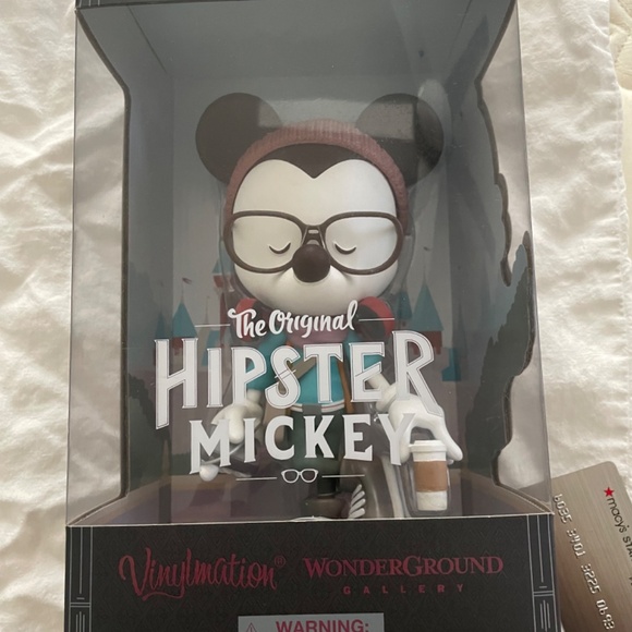 Limited edition hipster, Mickey Mouse and Minnie, mouse vinyl figures 9” - Picture 2 of 7